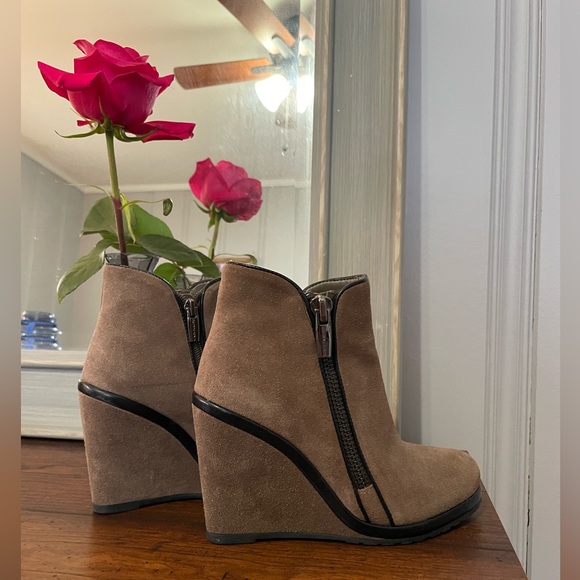 Vince Camuto Boots - Picture 1 of 5